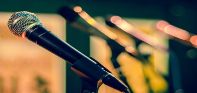 播音主持专业学费是多少