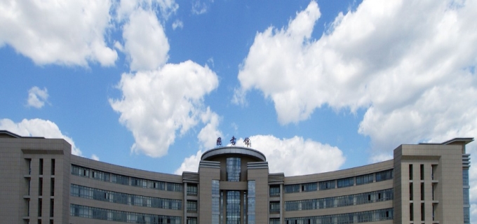 法学最低分的大学